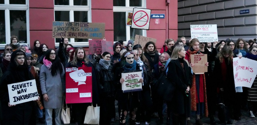 Jēkabpilieši debatē par abortiem: "Brīva valsts" pret "lielo grēku"