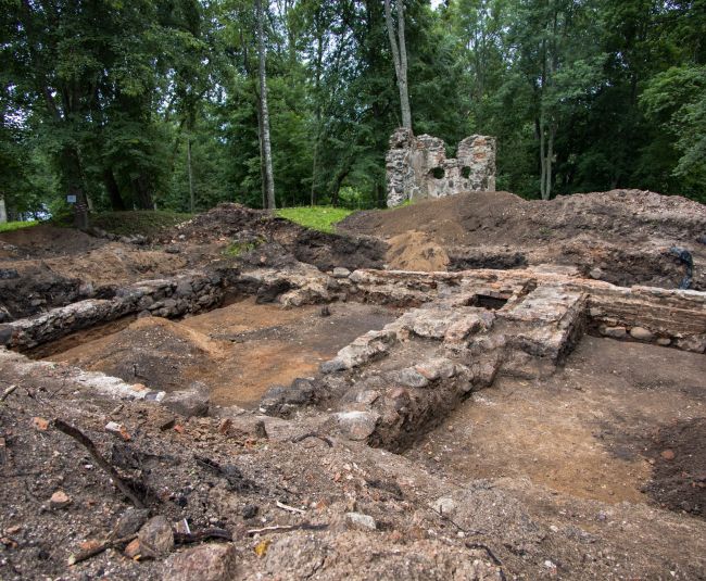 Zasas muižas teritorijā veikti arheoloģiskie izrakumi