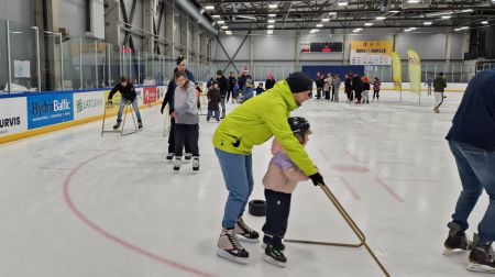 Sportiskajā ģimeņu izaicinājumā startē 14 komandas