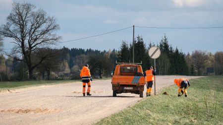 Uzsākti Slate – Zasa autoceļa remontdarbi 