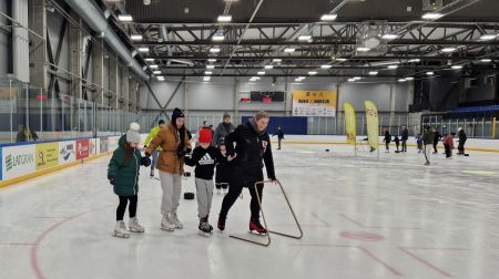 Sportiskajā ģimeņu izaicinājumā startē 14 komandas