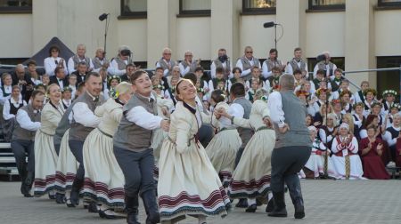 Latvijas un Lietuvas Dziesmu un deju svētku jubilejām veltīts atskaņu koncerts “AIDAI – ATBALSIS”