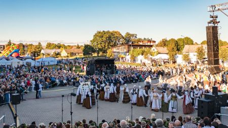 Latvijas un Lietuvas Dziesmu un deju svētku jubilejām veltīts atskaņu koncerts “AIDAI – ATBALSIS”