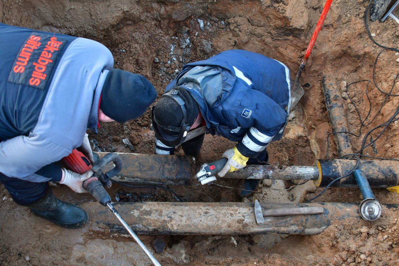 Atjauno siltumapgādi Vecpilsētas laukumā esošajiem klientiem