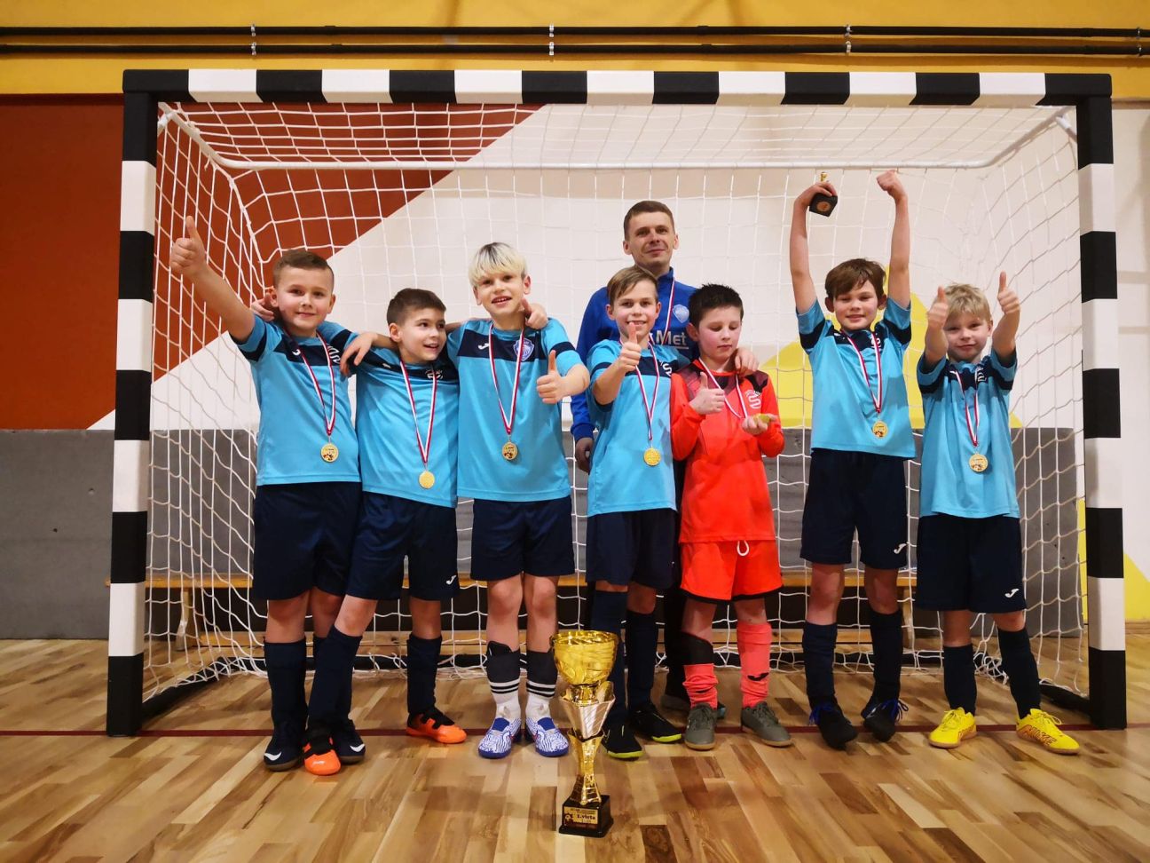 Līvānu futbolisti iegūst 1.vietu Latgales jaunatnes čempionātā telpās