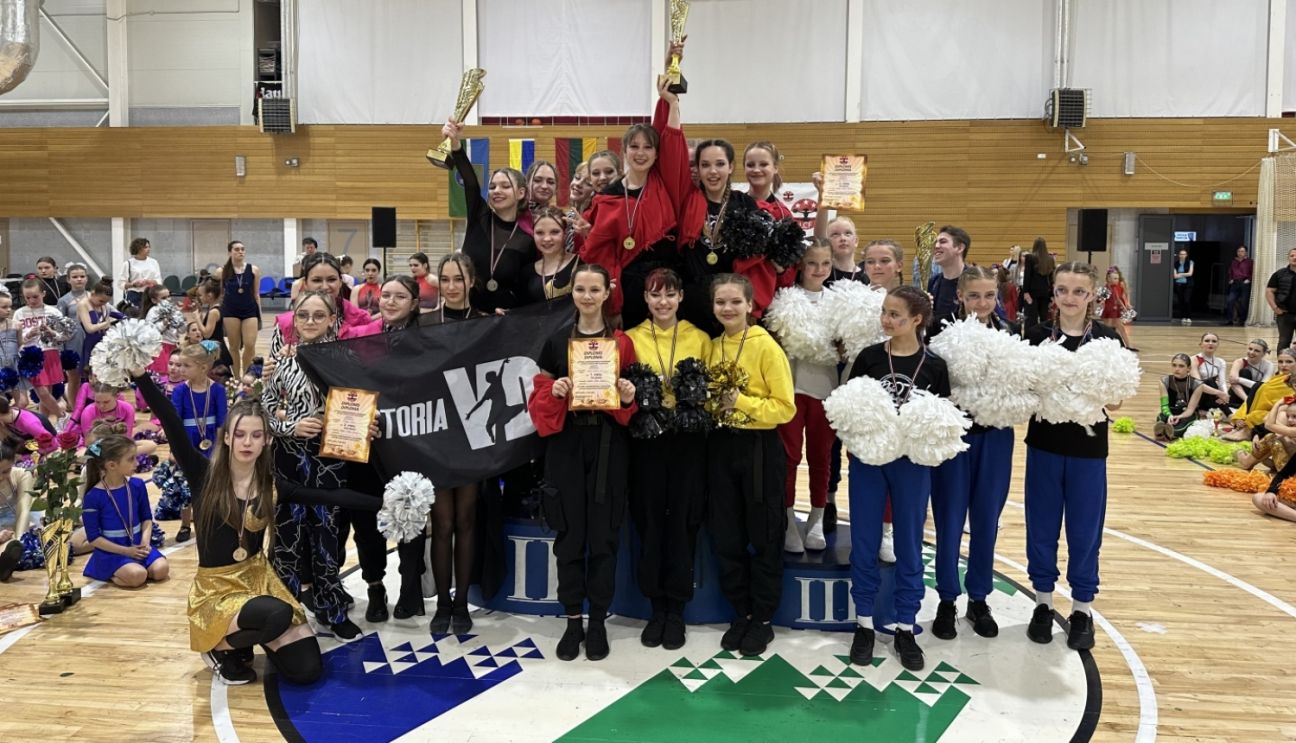 Līvānietes uzvar Latvijas karsējdejotāju čempionātā