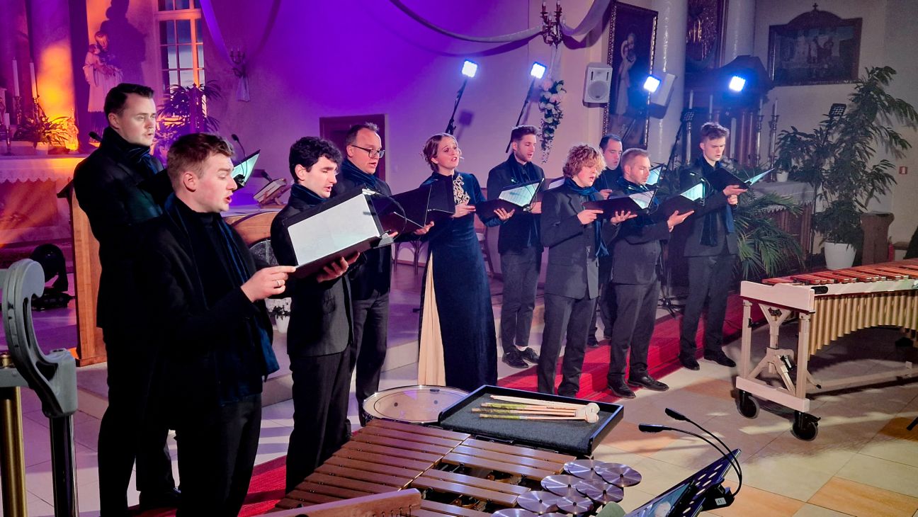 Līvānu baznīcā izskan seno dziedājumu koncerts, ko papildina gaismu spēles