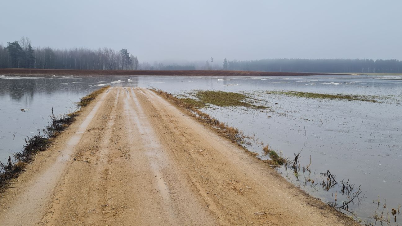 Jēkabpils novadā applūst piebraucamie ceļi pie mājām