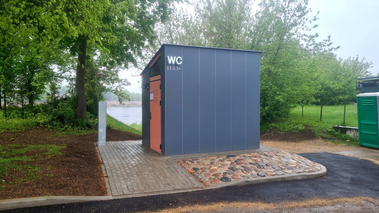 Jēkabpilī durvis ver jauna tualete, kura izmaksājusi 70 tūkstošus eiro
