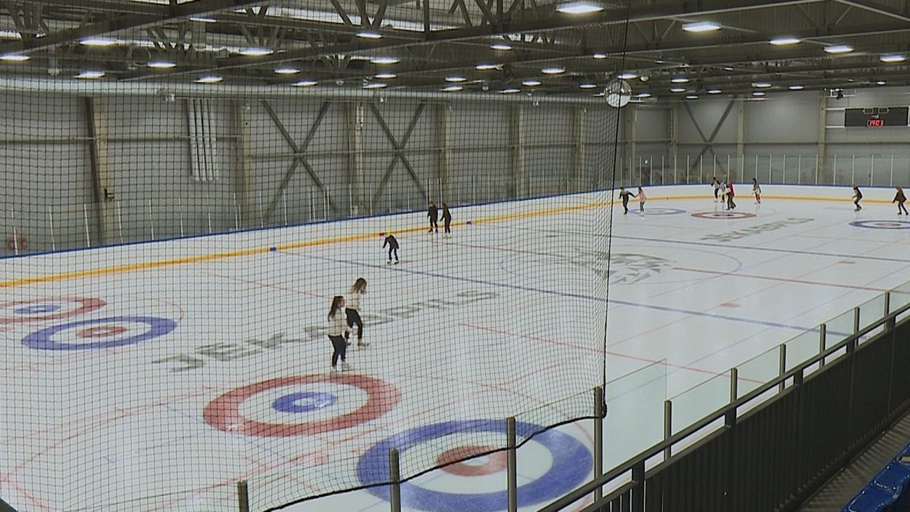 Jēkabpils Sporta hallē sākusies ledus sezona