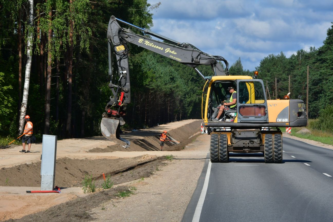 Turpinās veloceliņa Sala – Jēkabpils izbūve