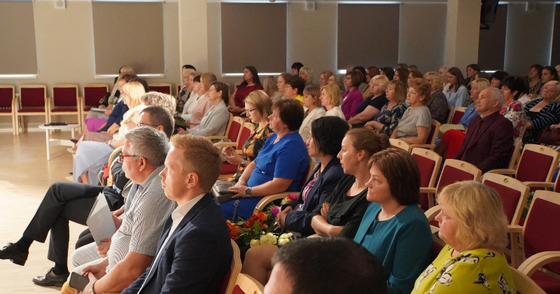 Pedagogi kopīgi gatavojas jaunajam mācību gadam