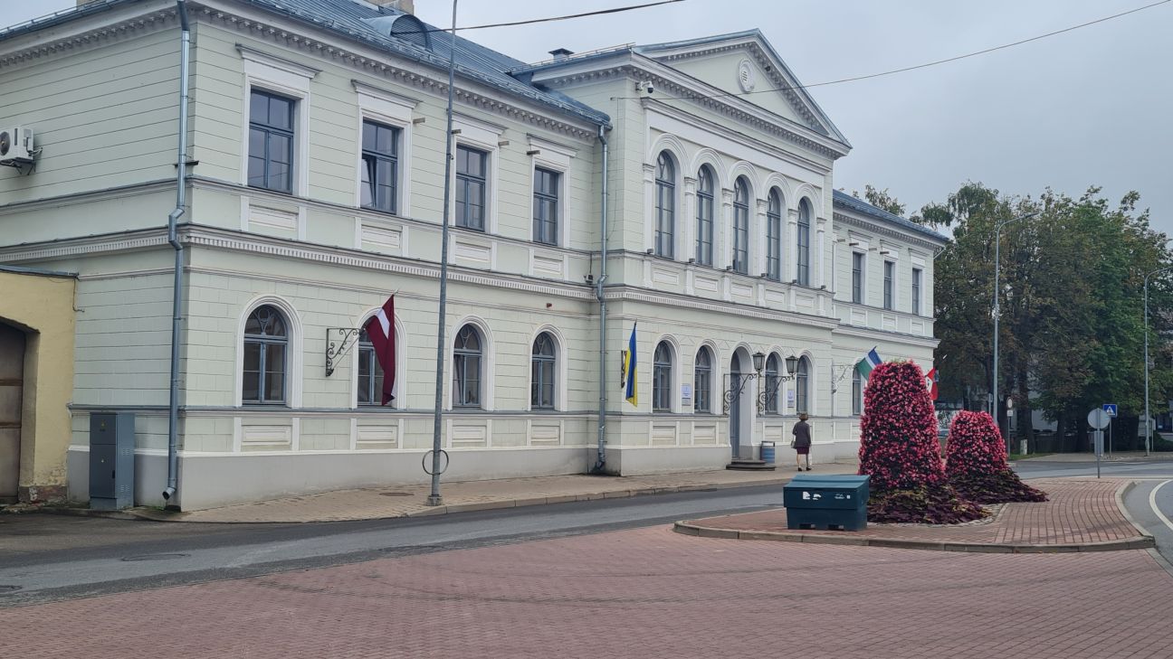 Jēkabpils novada pašvaldībā – dīvaina darbu sadale