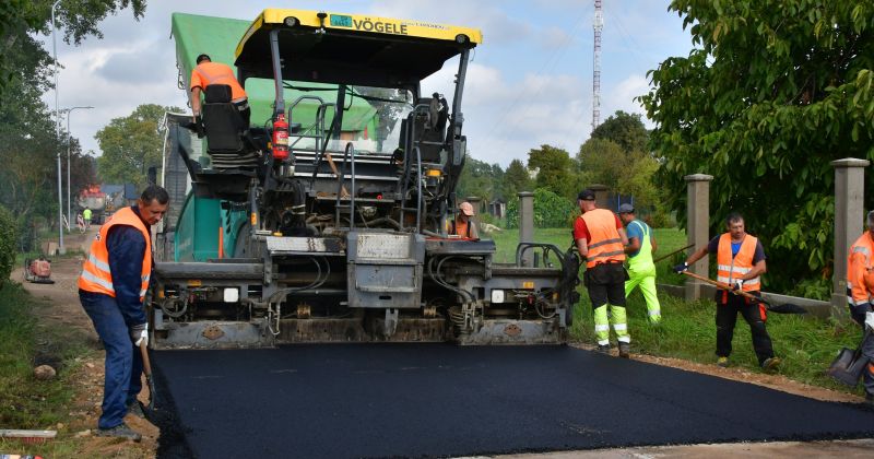 Jēkabpilī turpinās būvdarbi Gulbju un Tilta ielā