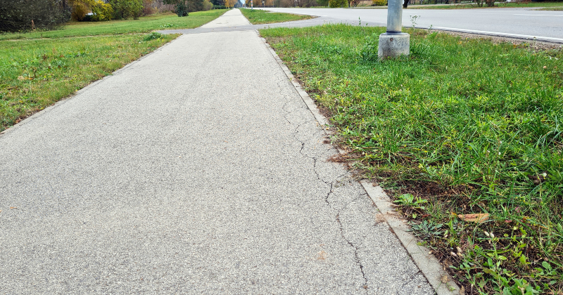 Plaisā veloceliņi – būvnieks vaino sniega tīrītājus