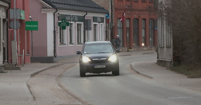 Prasību par OCTA polisi visiem transportlīdzekļiem atliek līdz nākamā gada 1. novembrim