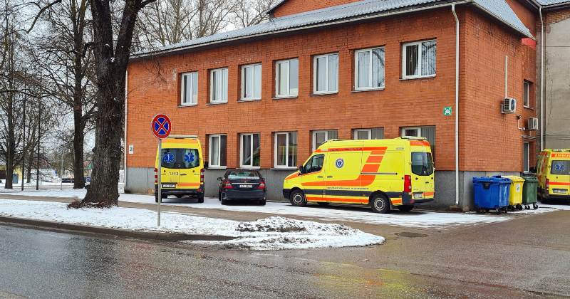 Jēkabpilī auto uzbrauc gājējai