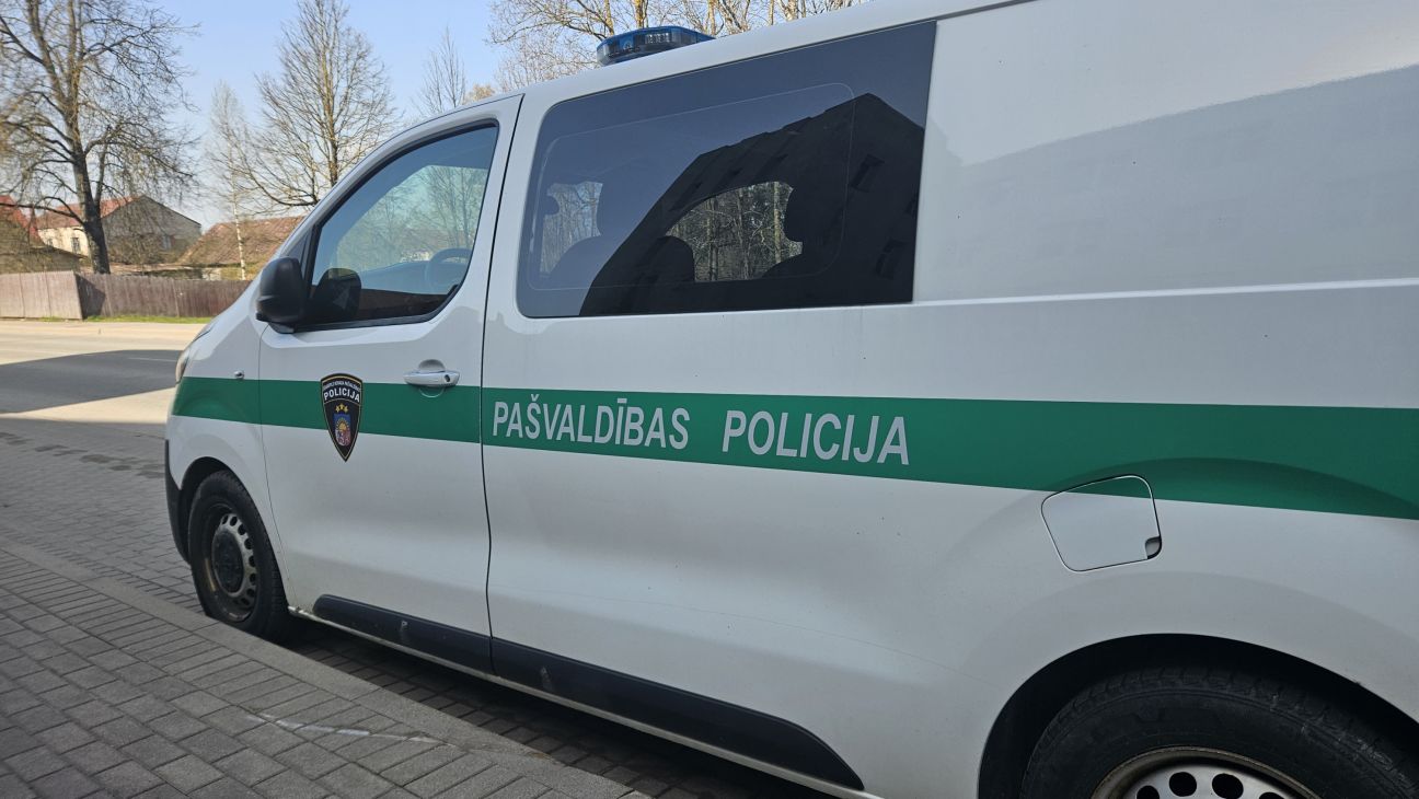 Pašvaldības policija aiztur divus autovadītājus reibumā