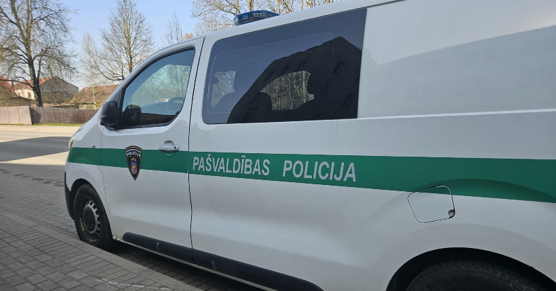 Pašvaldības policija aiztur divus autovadītājus reibumā