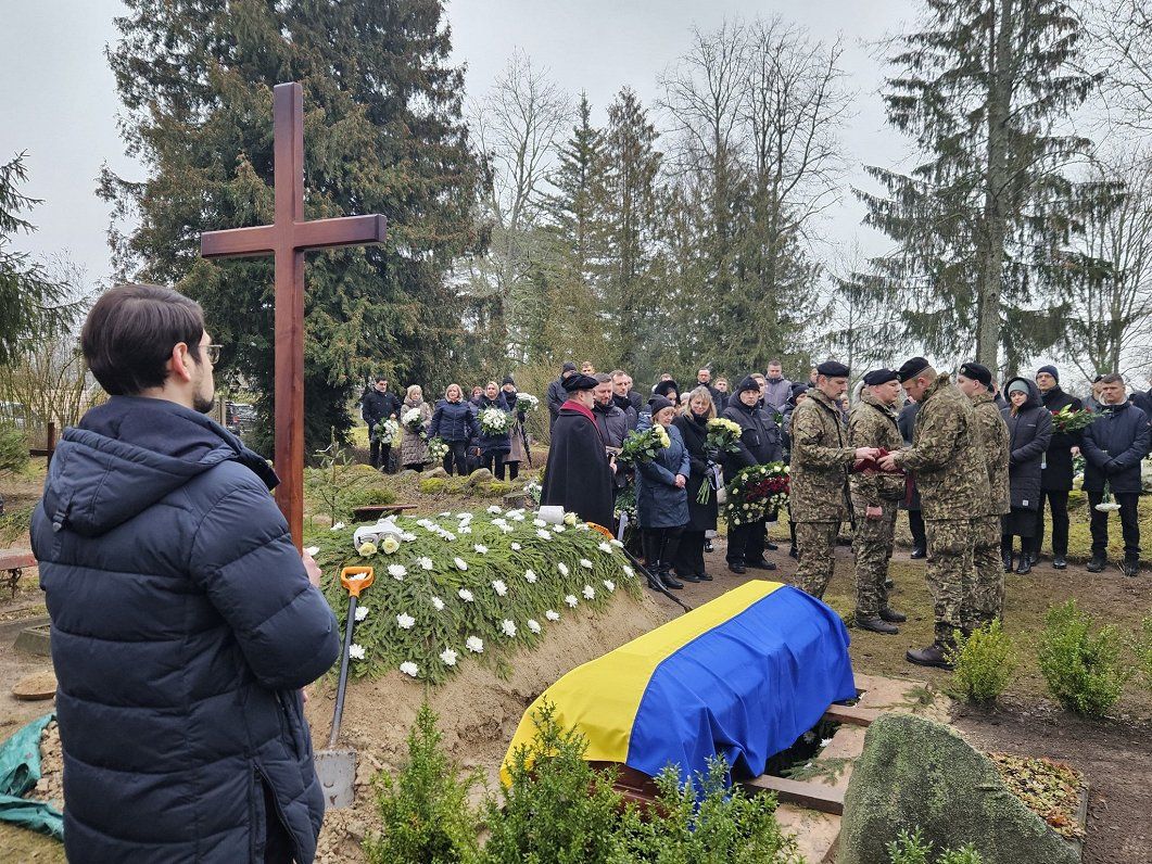 Salas pagastā atvadās no Ukrainā kritušā Edgara Platonova